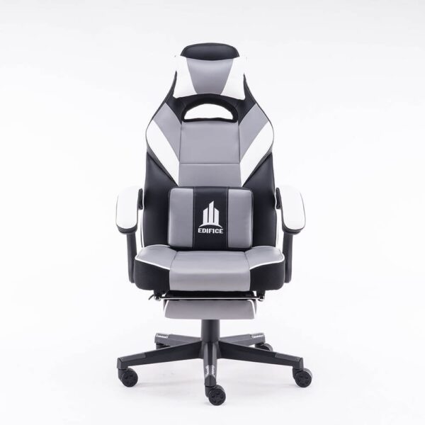 silla gamer ergonómica gris con reposapiés y cojines de soporte lumbar